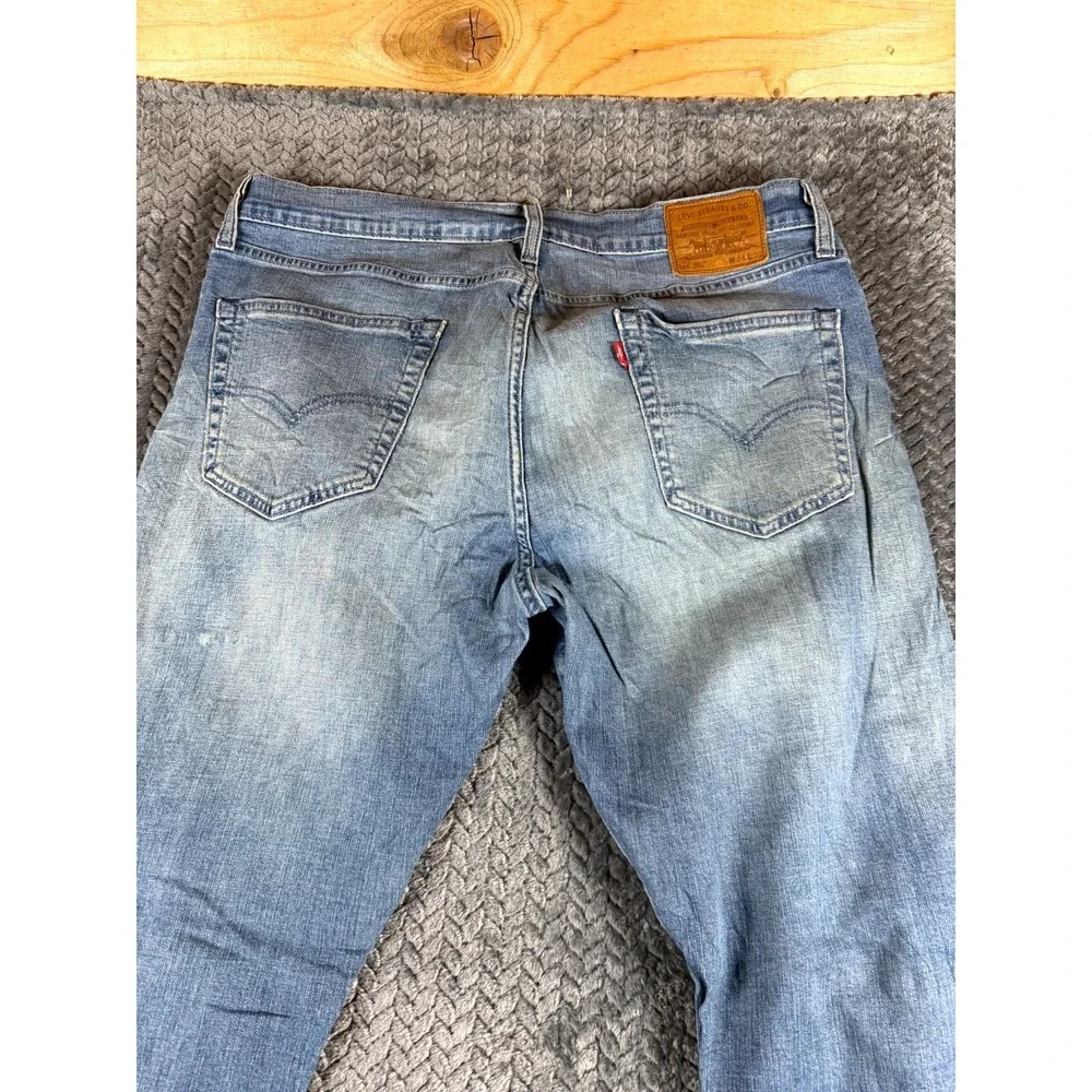 Levi's 502 Straight‎ Jeans Mens 34x32 Blue Whiskering Denim Mid Rise Distressed